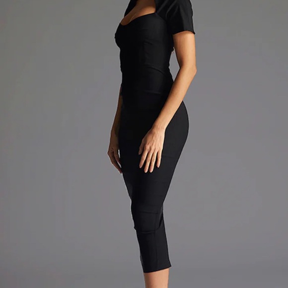 Elegant Black Midi Dress - Picture 3 of 6